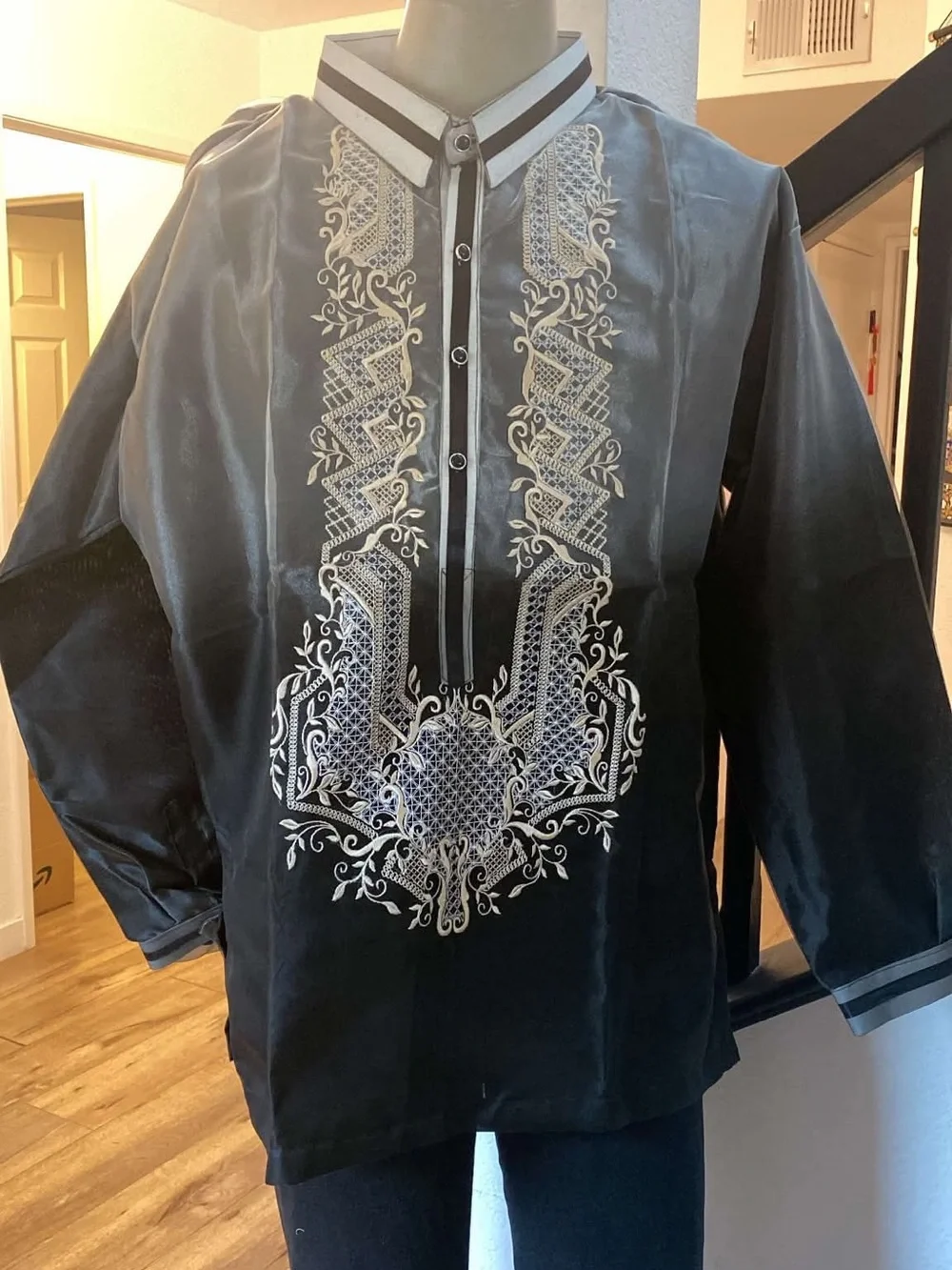 The Unbranded Brand elegant black
